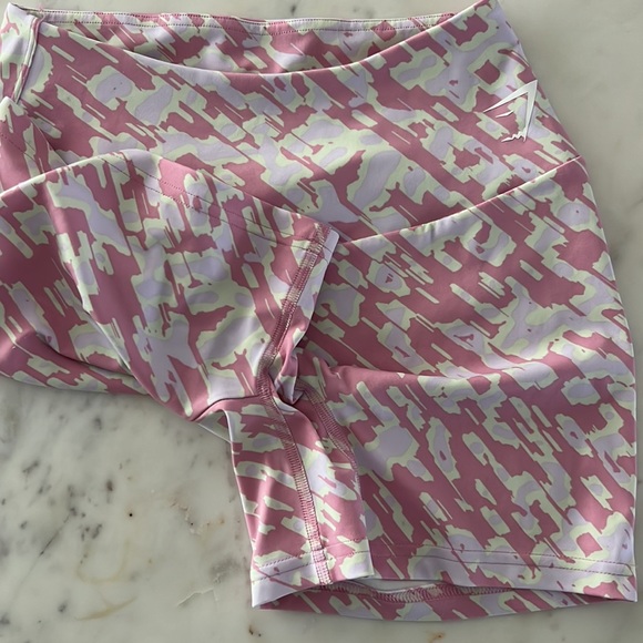 GYMSHARK shorts - Picture 2 of 2